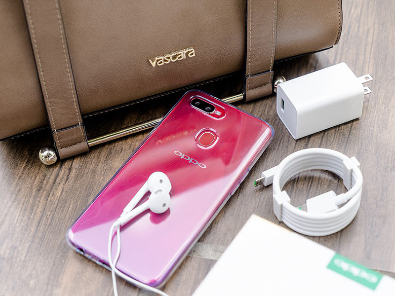 Sử dụng kết hợp combo điện thoại và phụ kiện OPPO năng suất công việc sẽ hiệu quả hơn